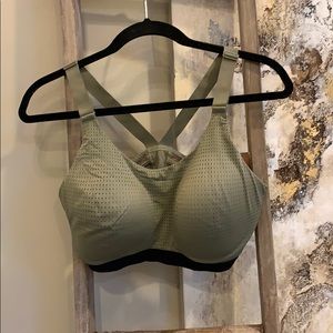 Victoria sport bra